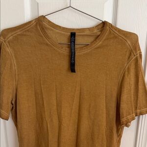 Mens Mustard Crewneck Dry Fit Relaxed - Casual Short Sleeve Lululemon Medium
